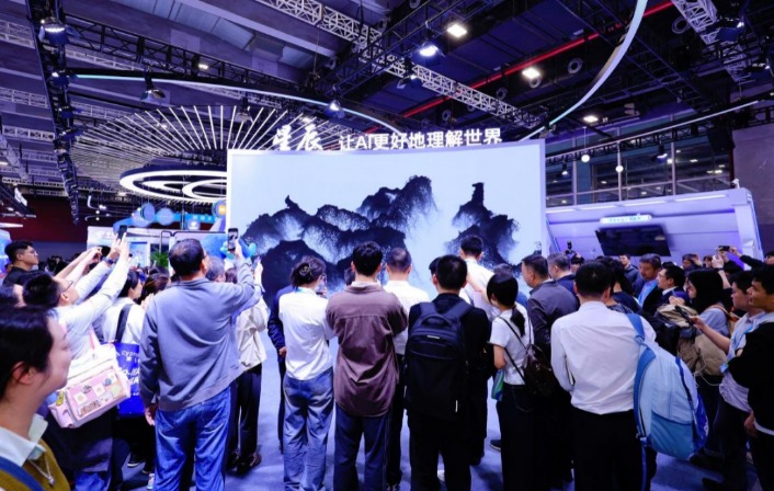 中国电信董事长柯瑞文:加快建设“算力、平台、数据、模型、应用”五位一体的智能云体系