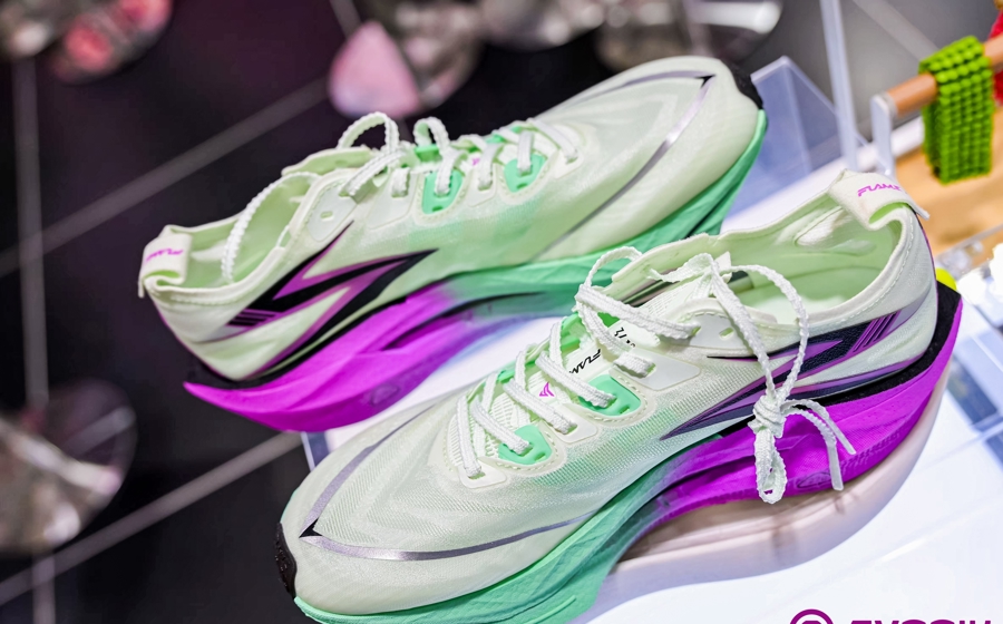 特斯拉全塑料车身 进博会两年前就猜到了?今又预言雷军“砸不碎的瓜”