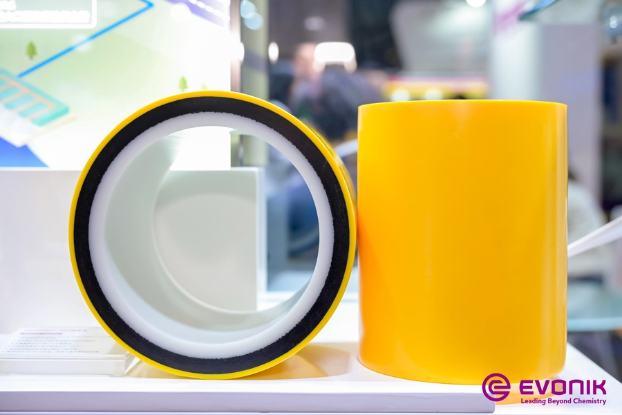 特斯拉全塑料车身 进博会两年前就猜到了?今又预言雷军“砸不碎的瓜”