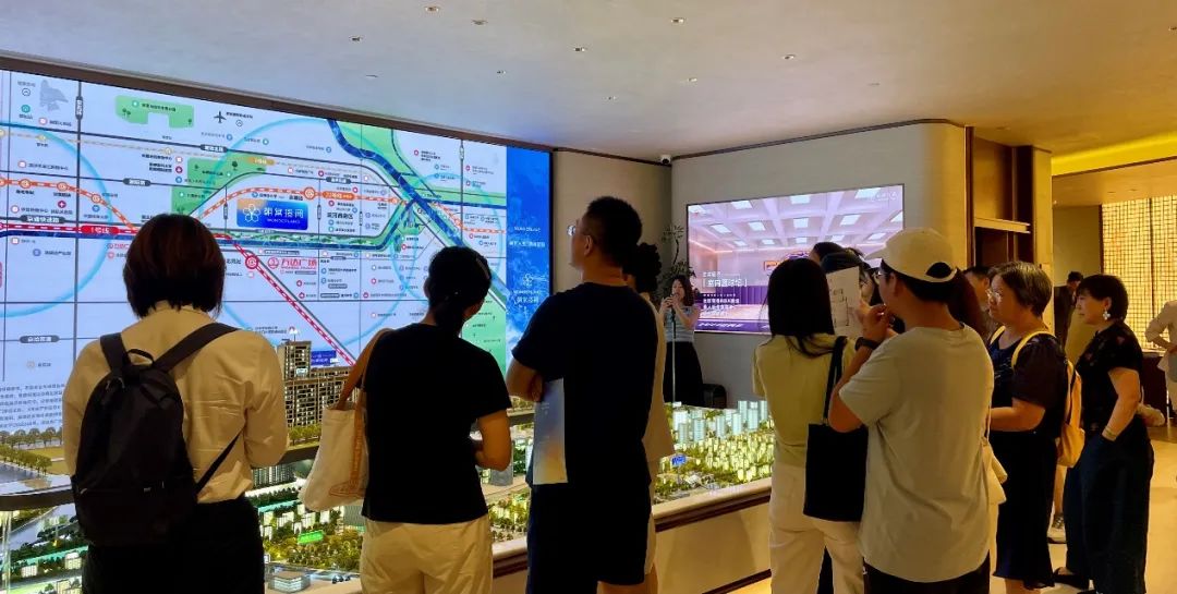 新政后首个周末 北京五环外看房量明显增加 有项目半夜12点还有客户订房