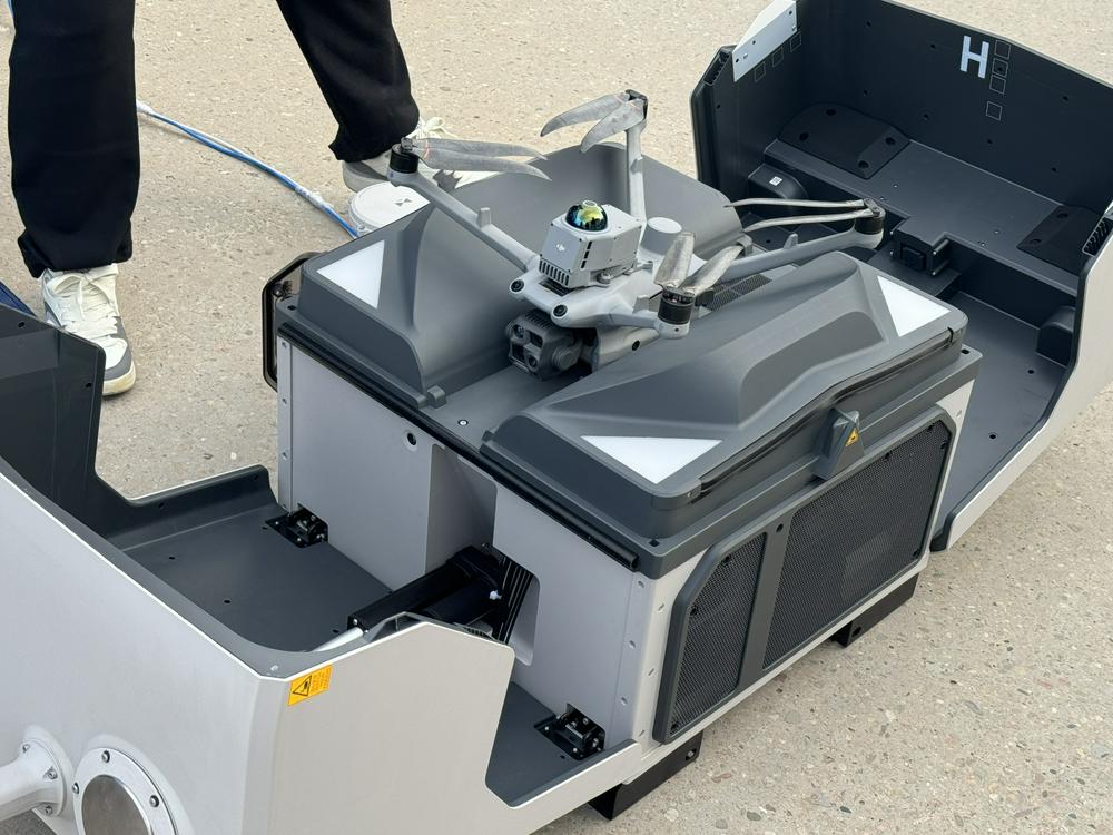 无人机全自动巡检!记者实探全球首个千万千瓦级新能源基地|一线