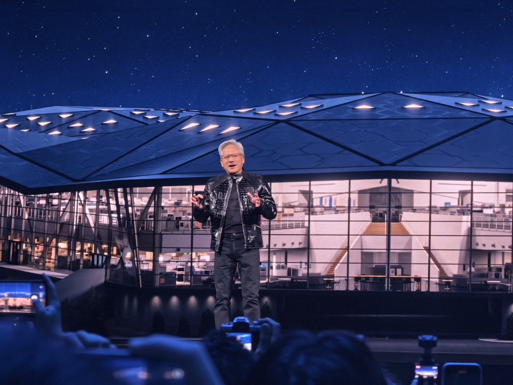 黄仁勋新年首场演讲:AI超级芯片平台Rubin全面投产 开源自动驾驶推理模型